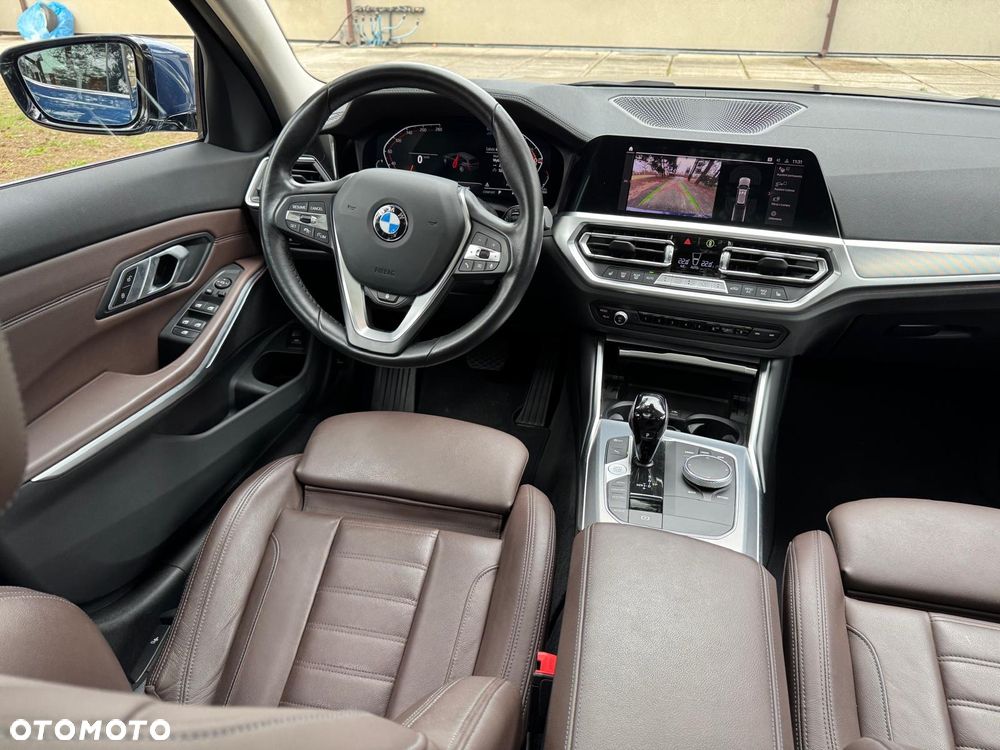 BMW Seria 3 320d xDrive Luxury Line sport - 30