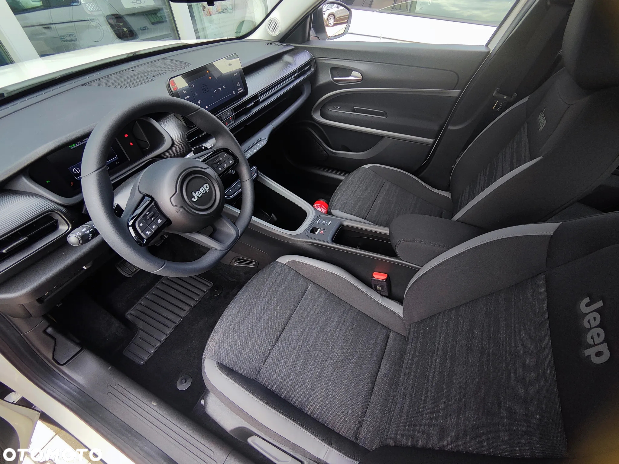 Jeep Avenger 1.2 T3 mHEV Longitude FWD eDCT6 - 12