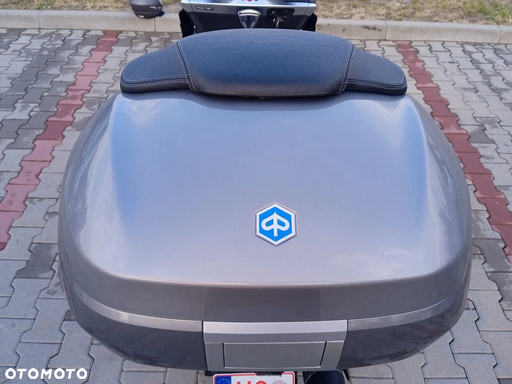 Piaggio X10 - 13