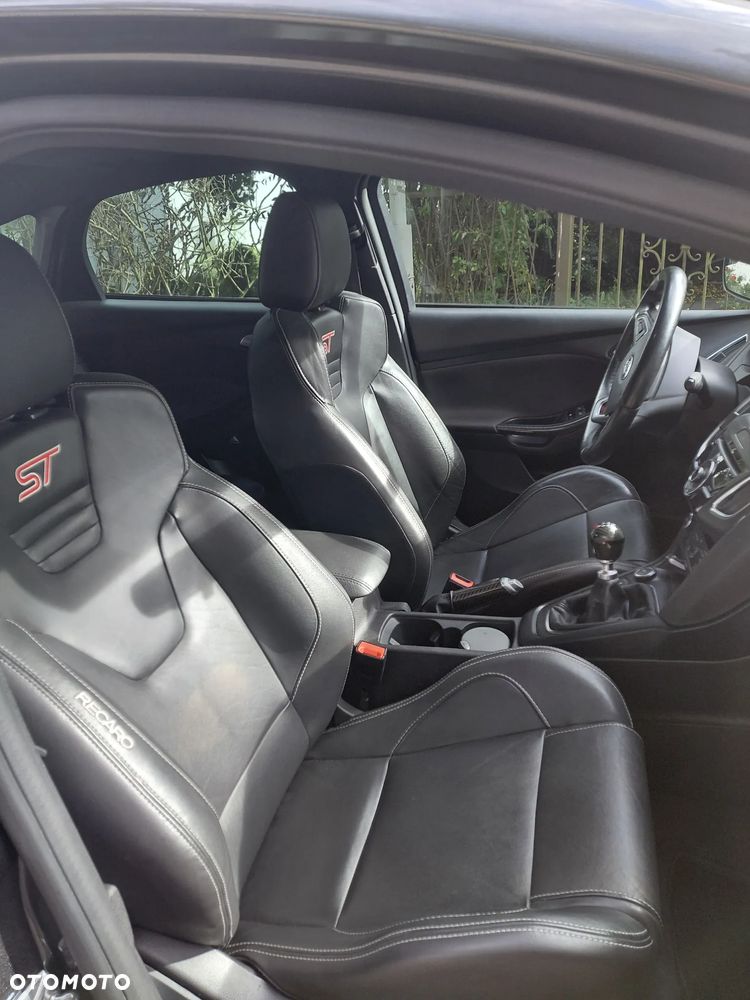 Ford Focus 2.0 EcoBoost ST-2 - 12