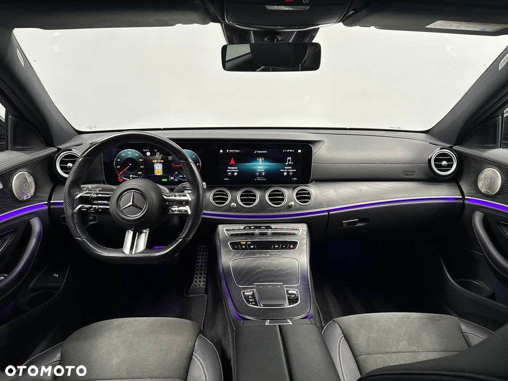 Mercedes-Benz Klasa E 220 d mHEV 4-Matic AMG 9G-Tronic - 22