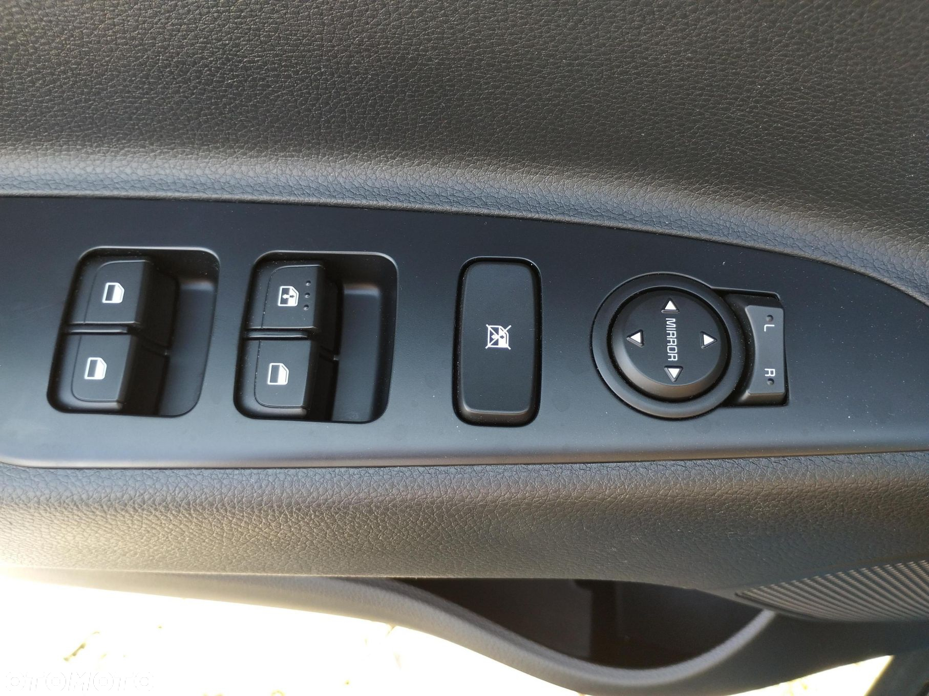 Kia Stonic 1.2 L Business Line - 16