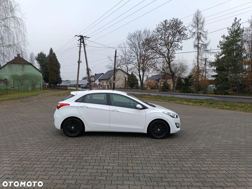 Hyundai i30 blue 1.6 CRDi Premium - 8