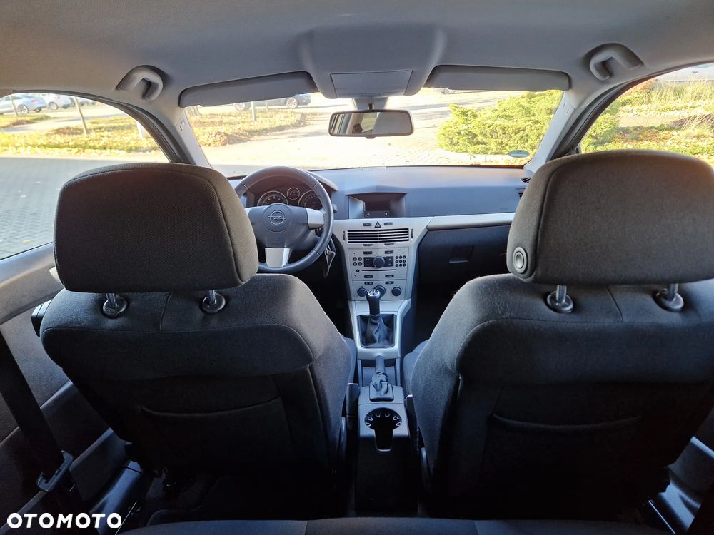 Opel Astra GTC 1.6 Catch me - 19