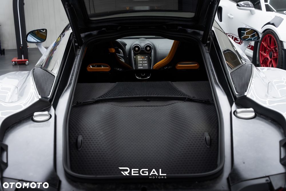 McLaren GT Standard - 36