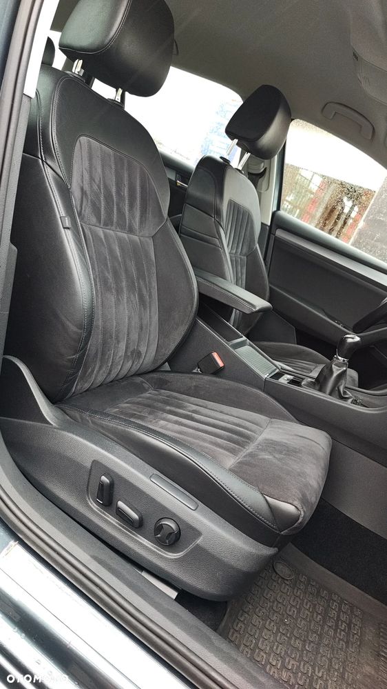 Skoda Superb 2.0 TDI Premium Edition - 34