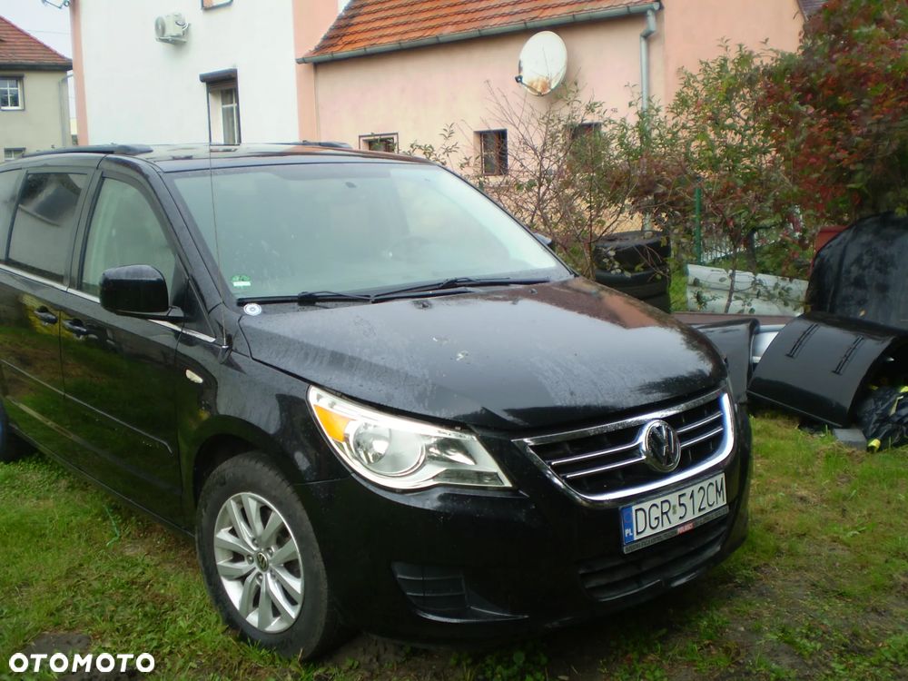 Volkswagen Routan - 5