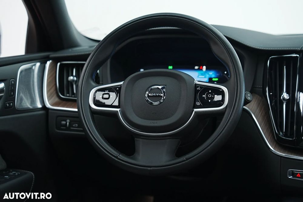 Volvo XC 60 T8 AWD Recharge Geartronic Inscription - 34