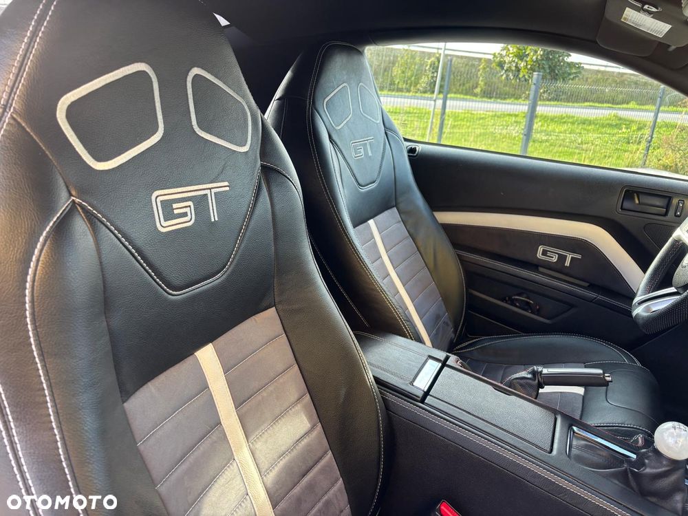 Ford Mustang 5.0 V8 GT - 9