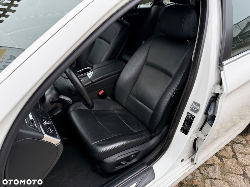 BMW Seria 5 525d - 21