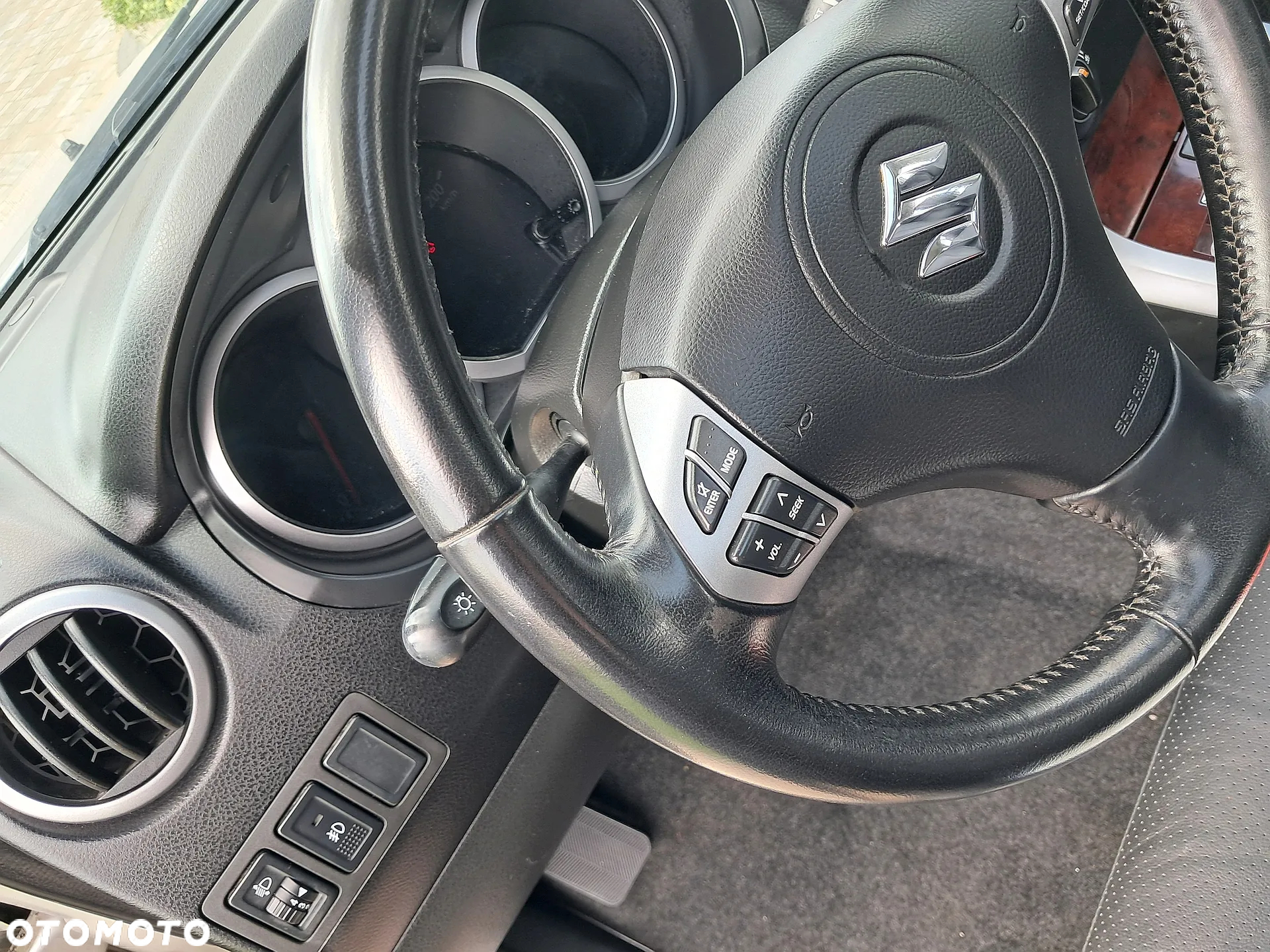 Suzuki Grand Vitara 2.0 De luxe - 14