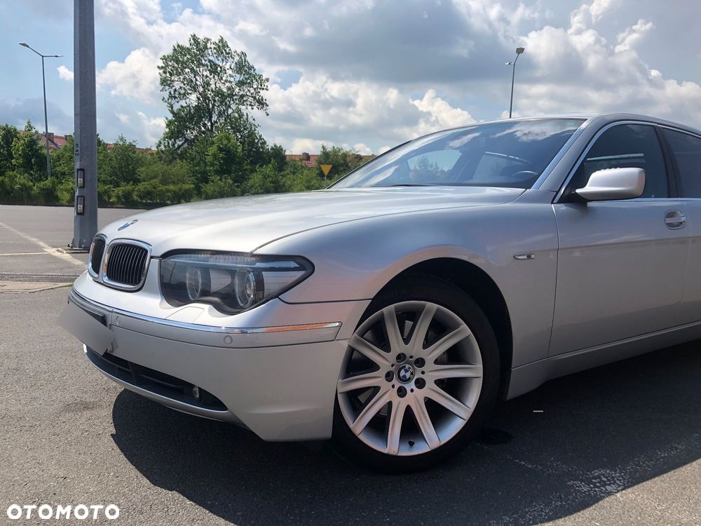 BMW Seria 7 745i L - 26