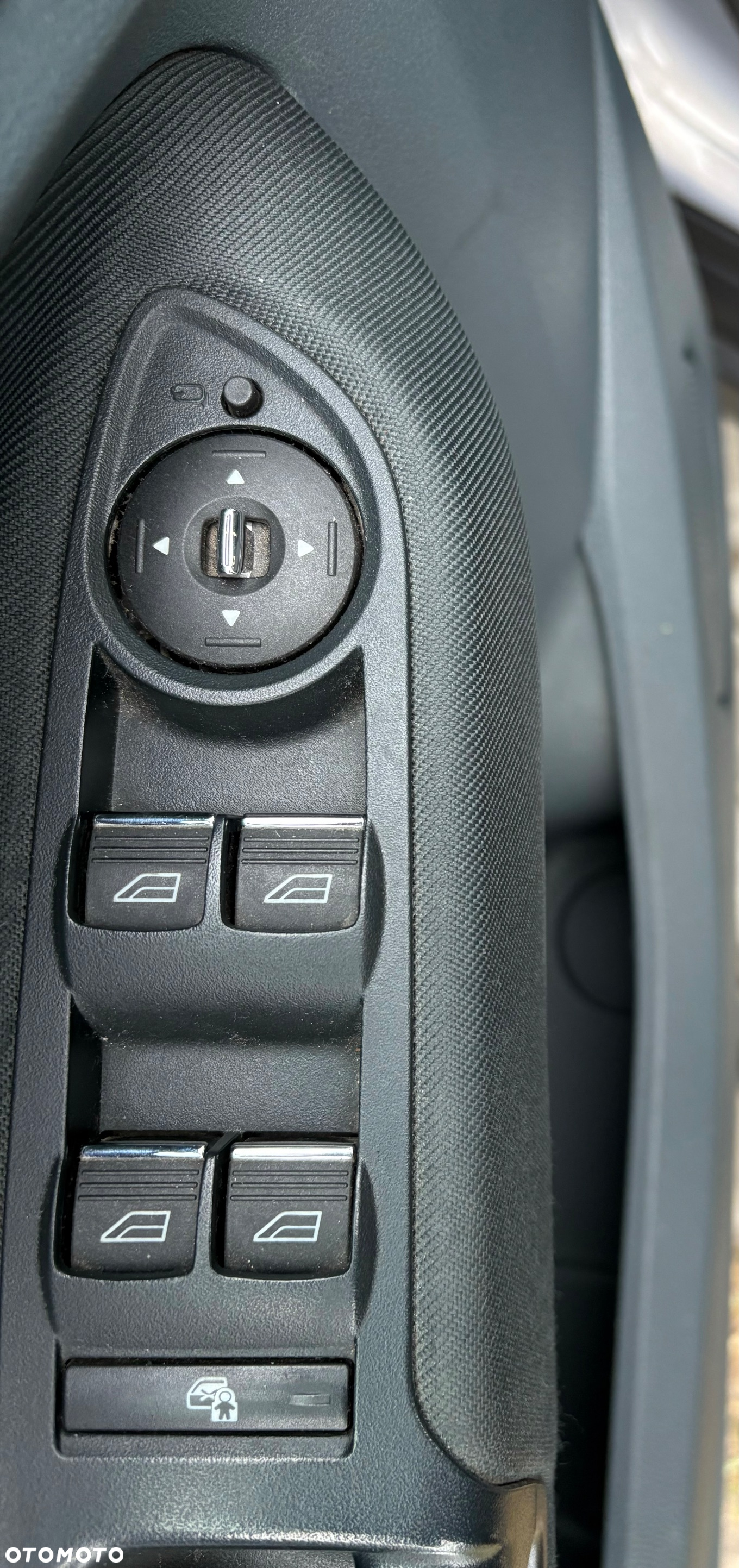 Ford Grand C-MAX - 27