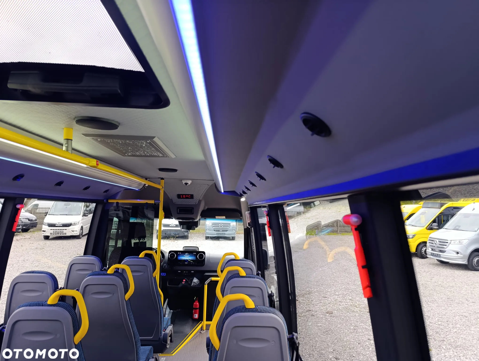 Mercedes-Benz Sprinter 517 - 23