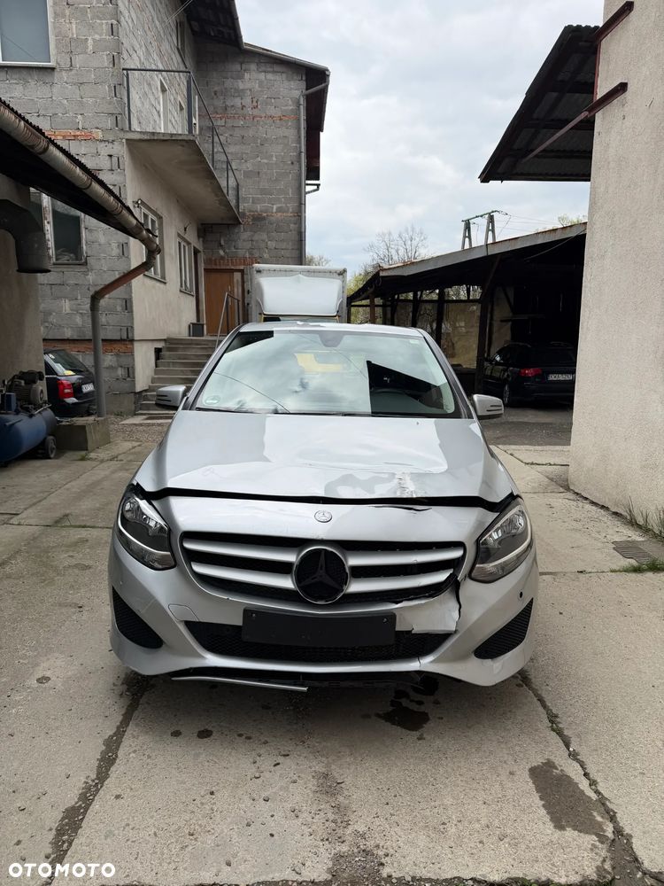 Mercedes-Benz Klasa B 180 (BlueEFFICIENCY) 7G-DCT - 2