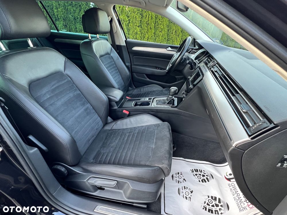 Volkswagen Passat Variant 2.0 TDI SCR DSG Highline - 30