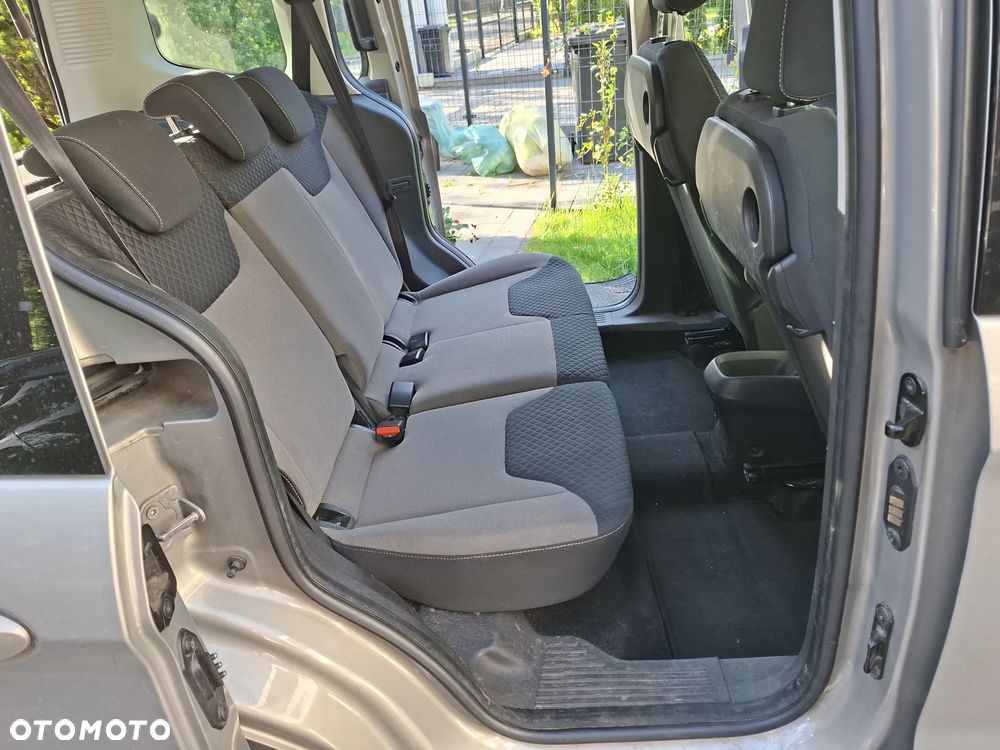 Ford Tourneo Courier 1.5 TDCi Trend - 18