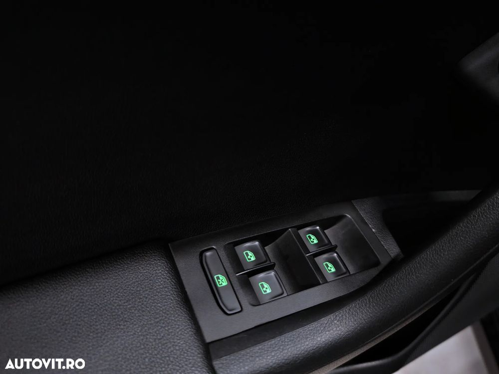 Skoda Octavia 1.6 TDI DSG Ambition - 13