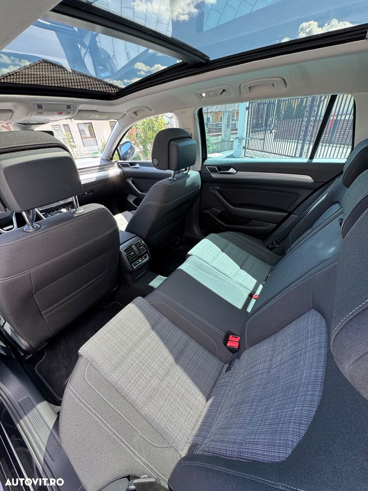 Volkswagen Passat Variant 2.0 TDI SCR DSG 4Motion Business - 9
