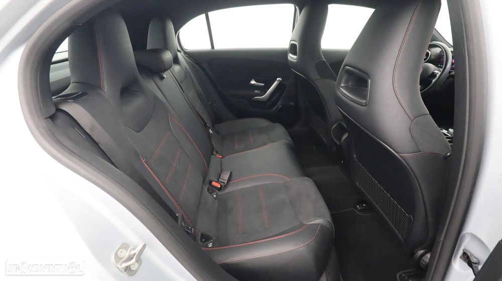 Mercedes-Benz A 250 e AMG Line - 28
