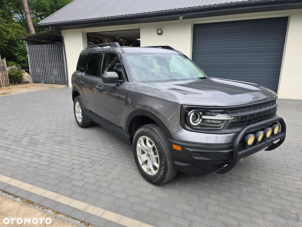 Ford Bronco - 1