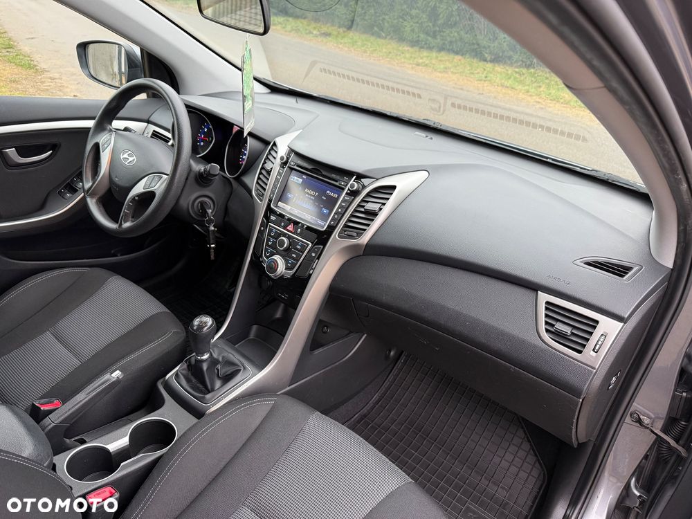 Hyundai i30 1.4 Classic + - 29