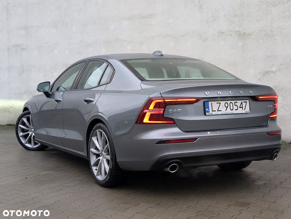 Volvo S60 T5 Momentum Pro - 2