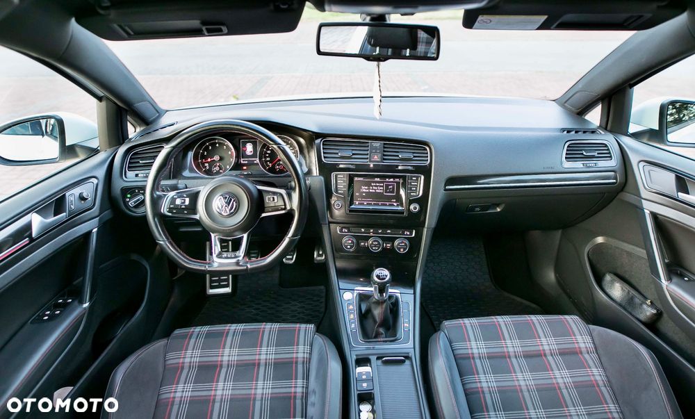 Volkswagen Golf 2.0 TSI BMT GTI Performance - 14