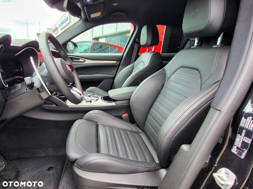 Alfa Romeo Stelvio 2.0 Turbo Veloce Q4 - 11