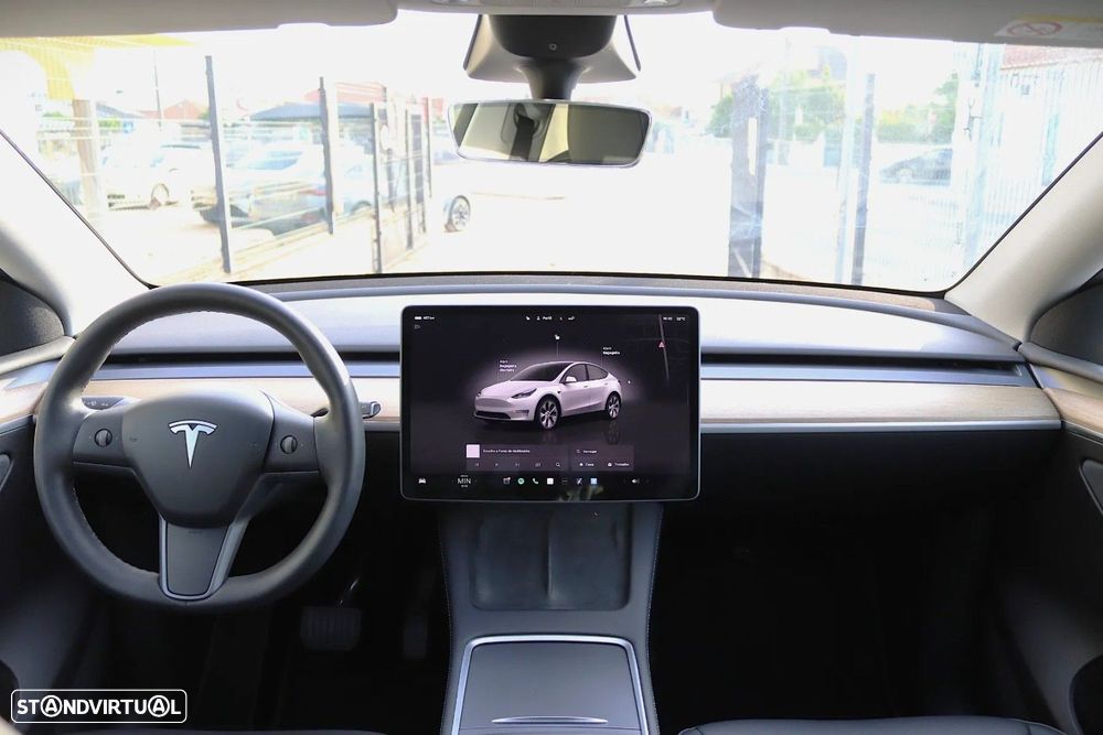Tesla Model Y - 5