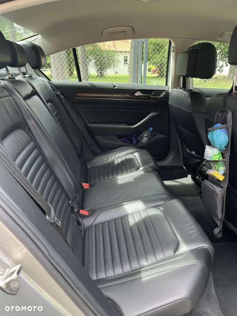 Volkswagen Passat 2.0 TDI BMT 4Mot Highline DSG - 9
