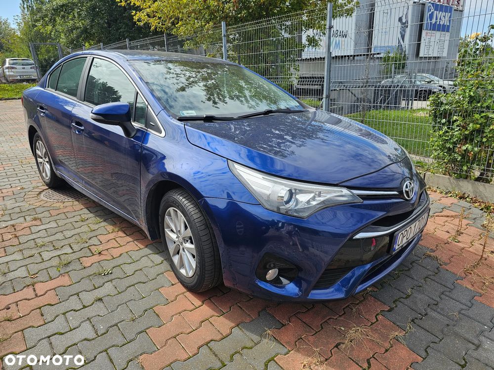 Toyota Avensis 1.6 Premium - 1