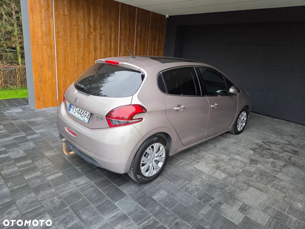 Peugeot 208 1.6 e-HDi Allure STT - 12