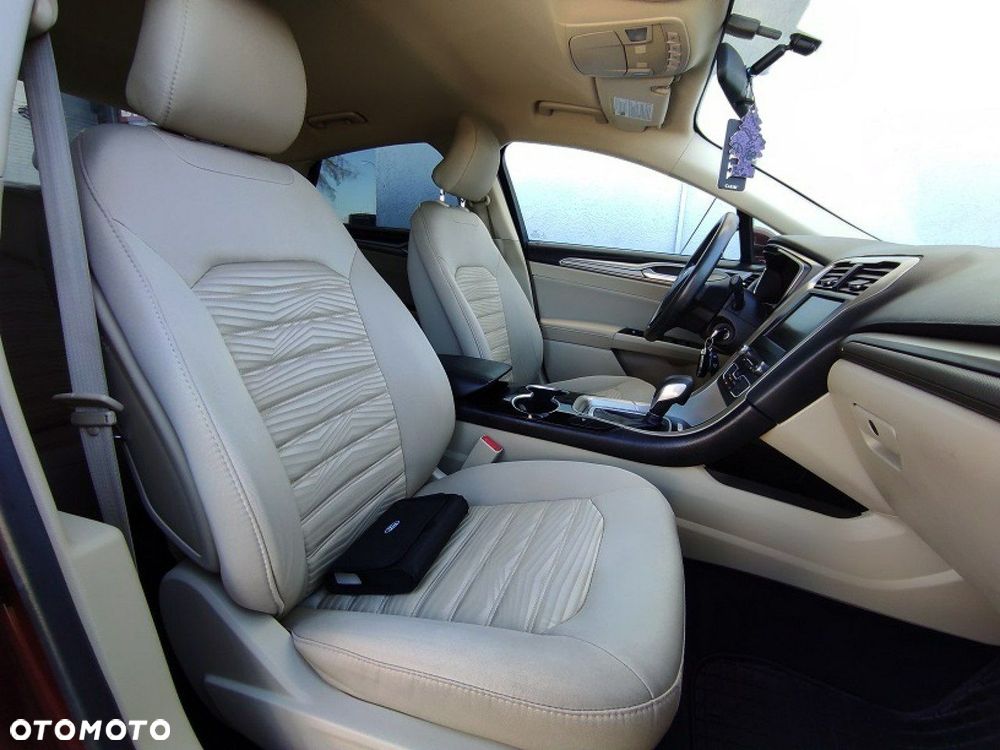 Ford Fusion - 11