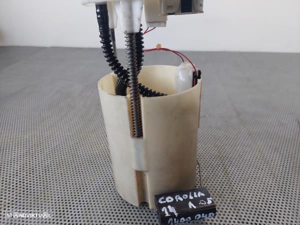 Bomba / Boia Combustivel  Toyota Corolla (_E12_) - 4