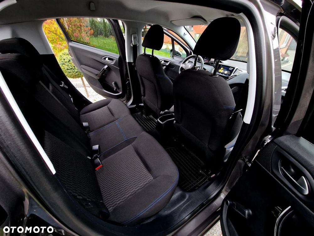 Peugeot 208 1.2 PureTech Style - 20