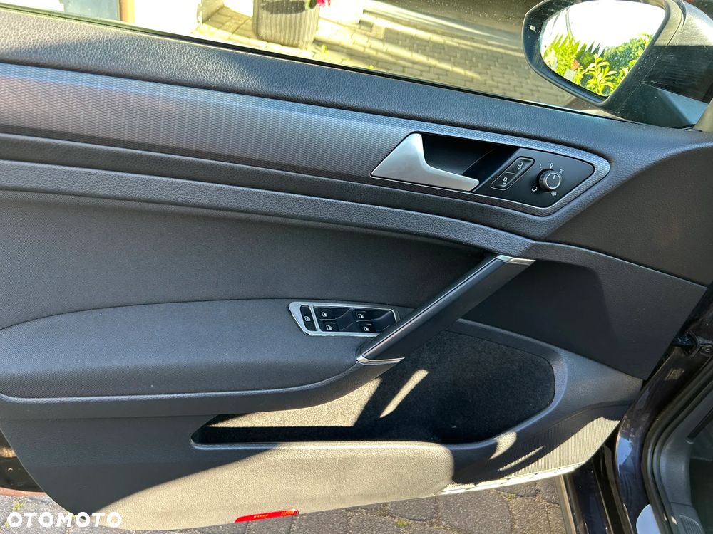 Volkswagen Golf - 13