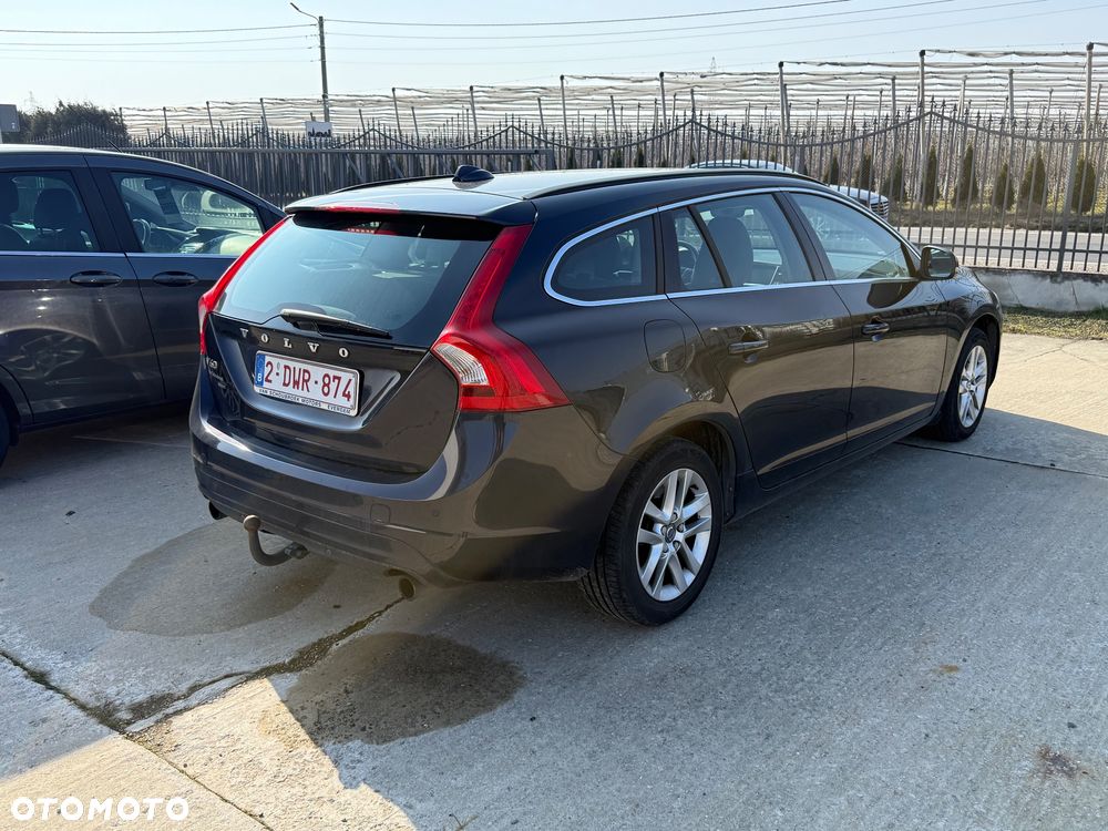 Volvo V60 T2 Geartronic Kinetic - 5
