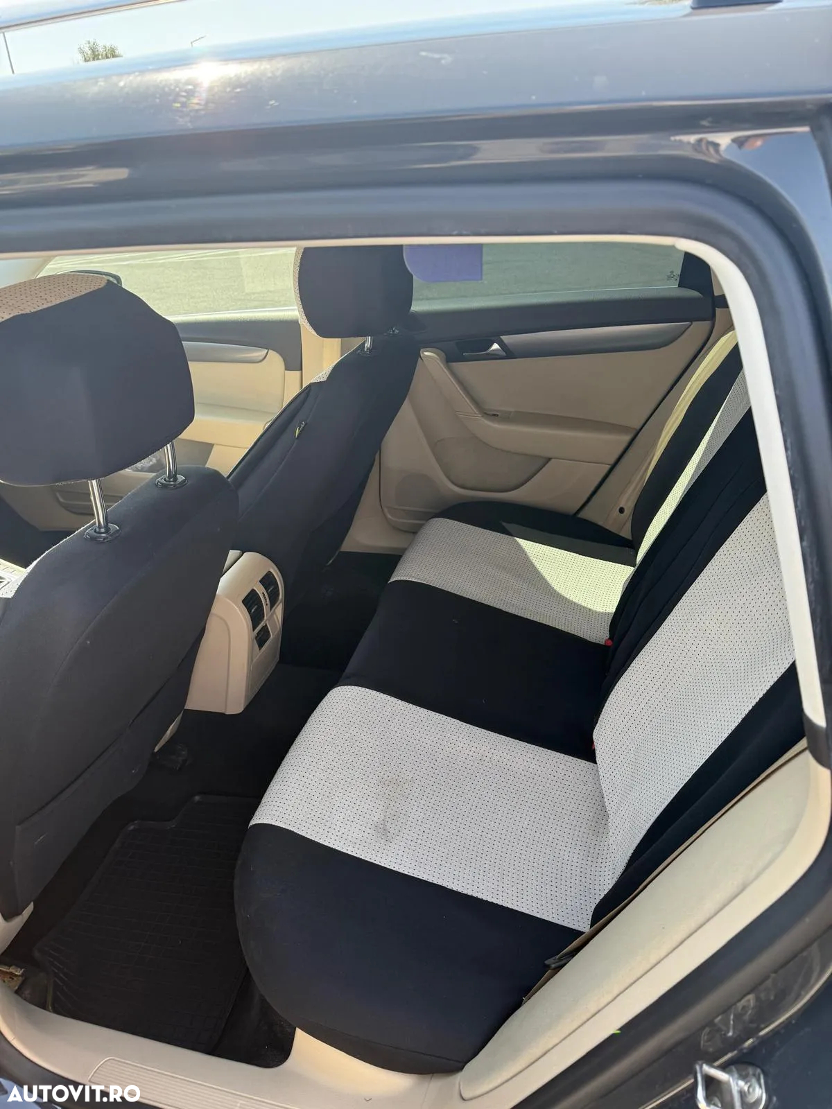 Volkswagen Passat Variant 2.0 TDI Blue TDI DSG Comfortline - 5