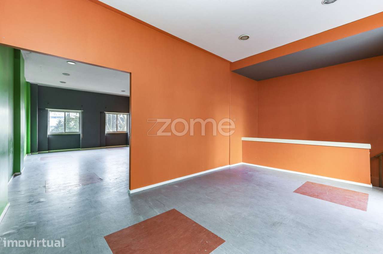 Loja com 234 m² | Dois pisos | Entrada independente | Monte Abraão - Grande imagem: 4/32
