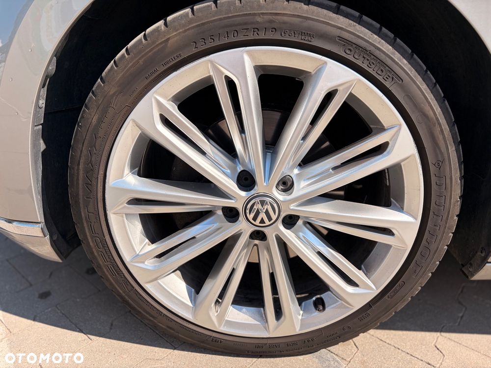 Volkswagen Passat 2.0 TDI (BlueMotion Technology) DSG Highline - 25