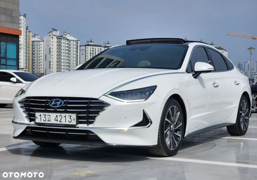 Hyundai Sonata - 2
