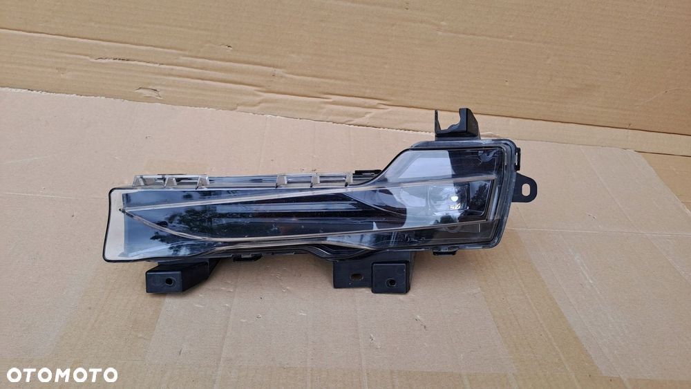 TESLA Y 3 LEWY HALOGEN PRZÓD PRZEDNI 1624797-00-A UŻYWANY - 1