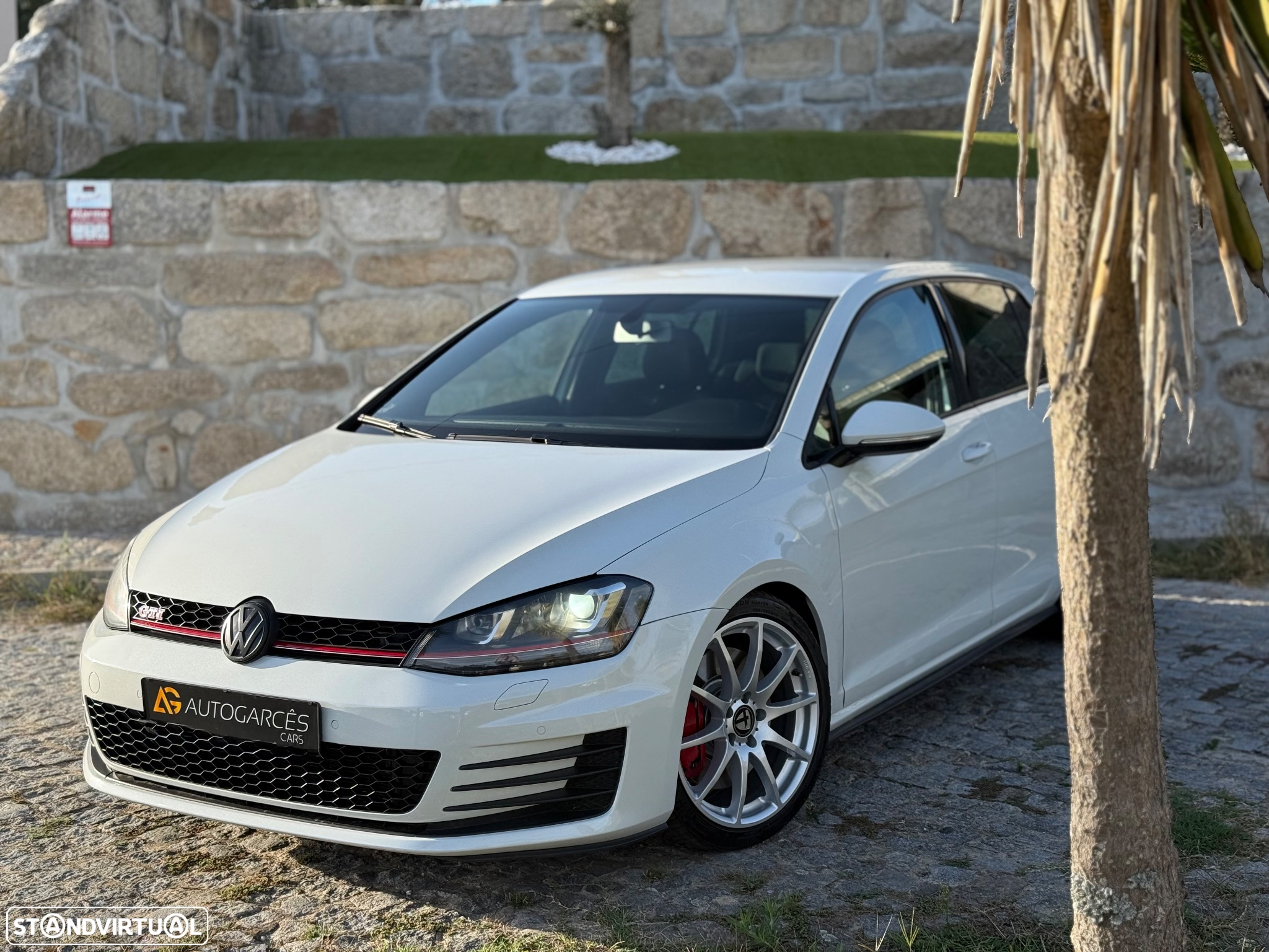 VW Golf 2.0 TSi GTi DSG Performance - 2