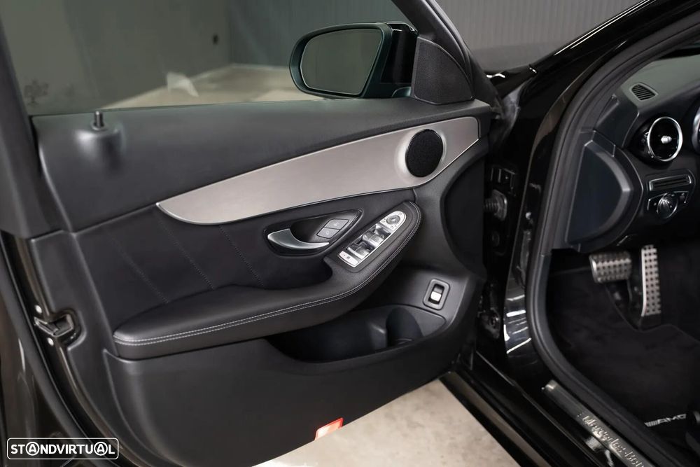 Mercedes-Benz C 300 de AMG Line - 12