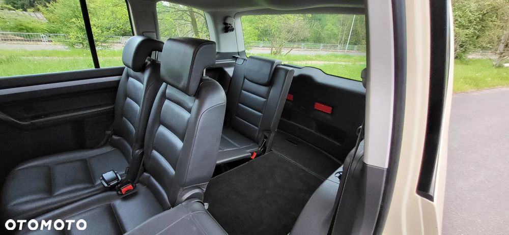 Volkswagen Touran - 8