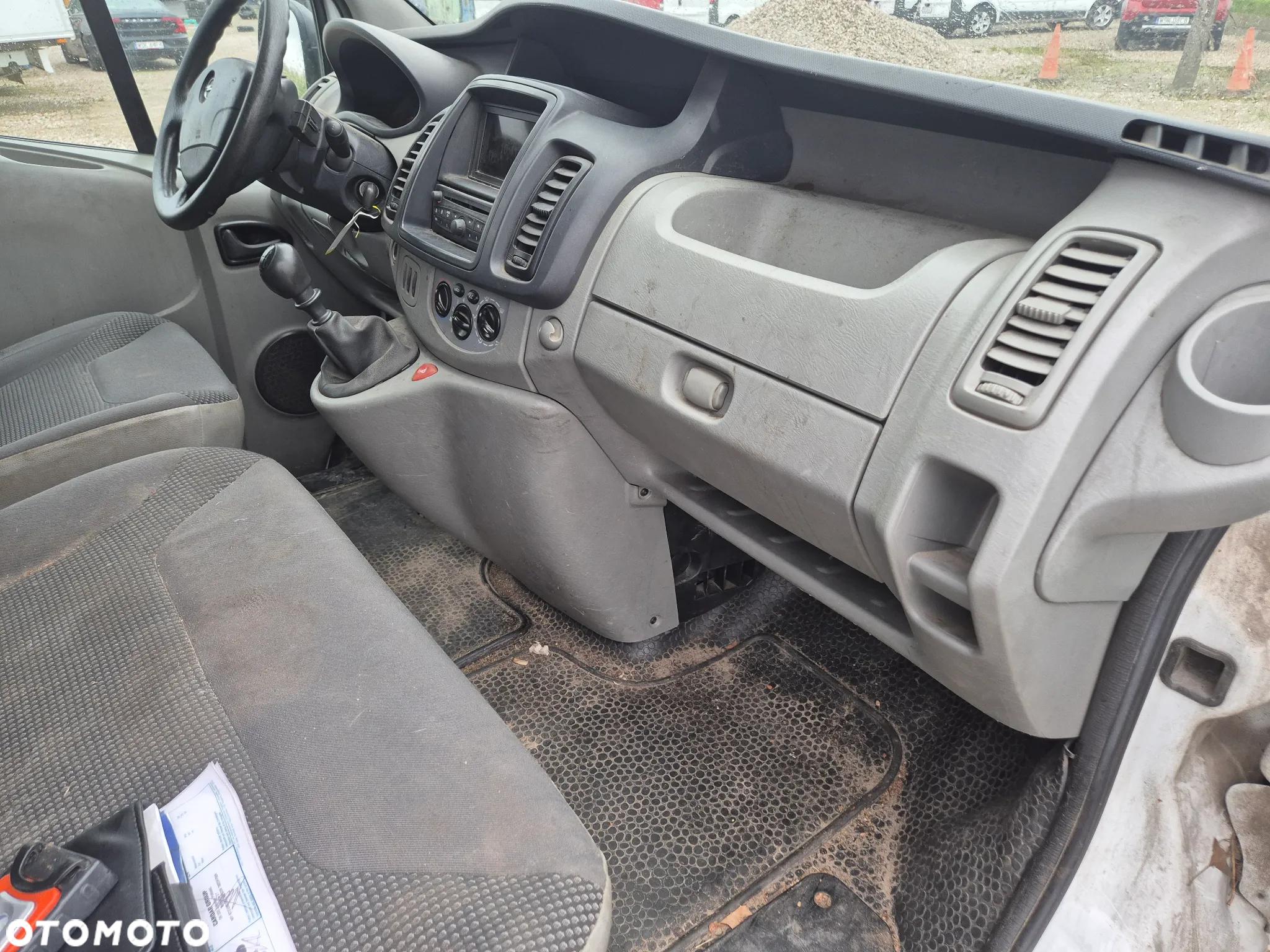 Opel Vivaro - 10
