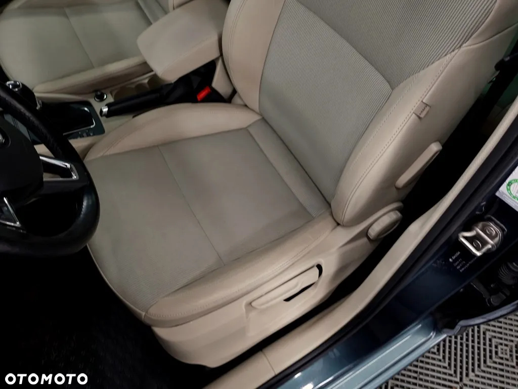 Skoda Octavia 2.0 TDI Elegance DSG - 12