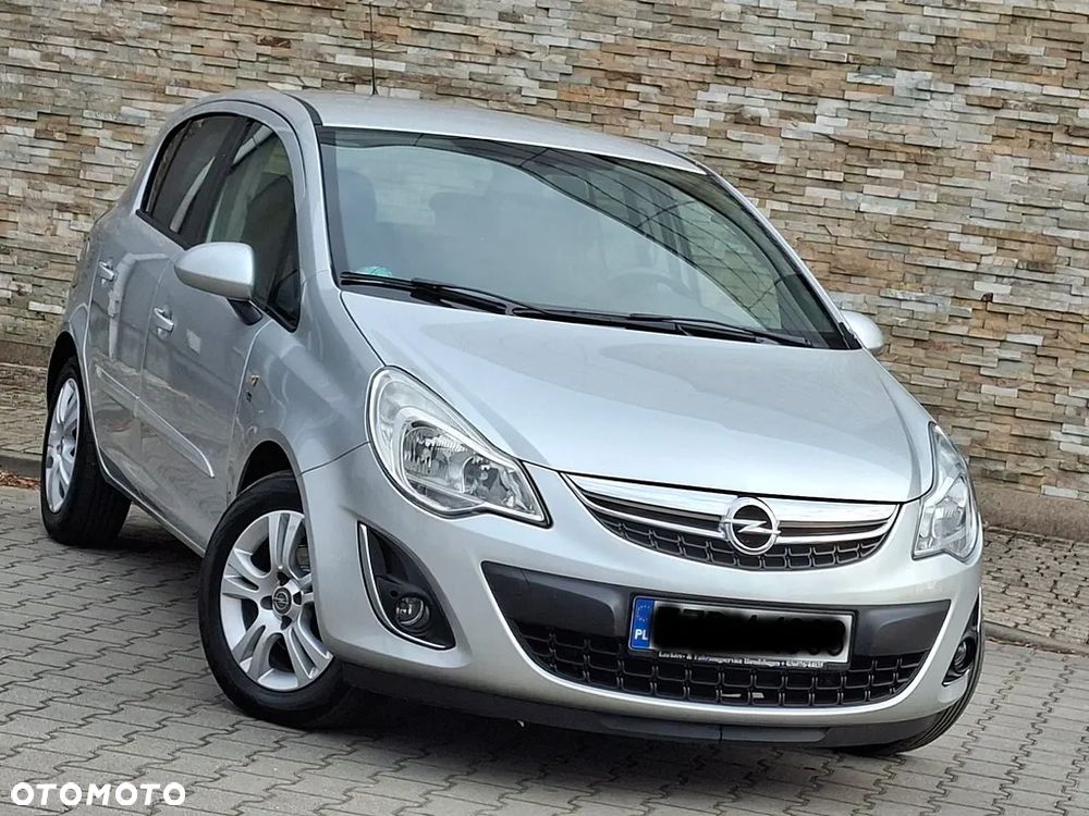 Opel Corsa 1.4 16V 150 Jahre - 9