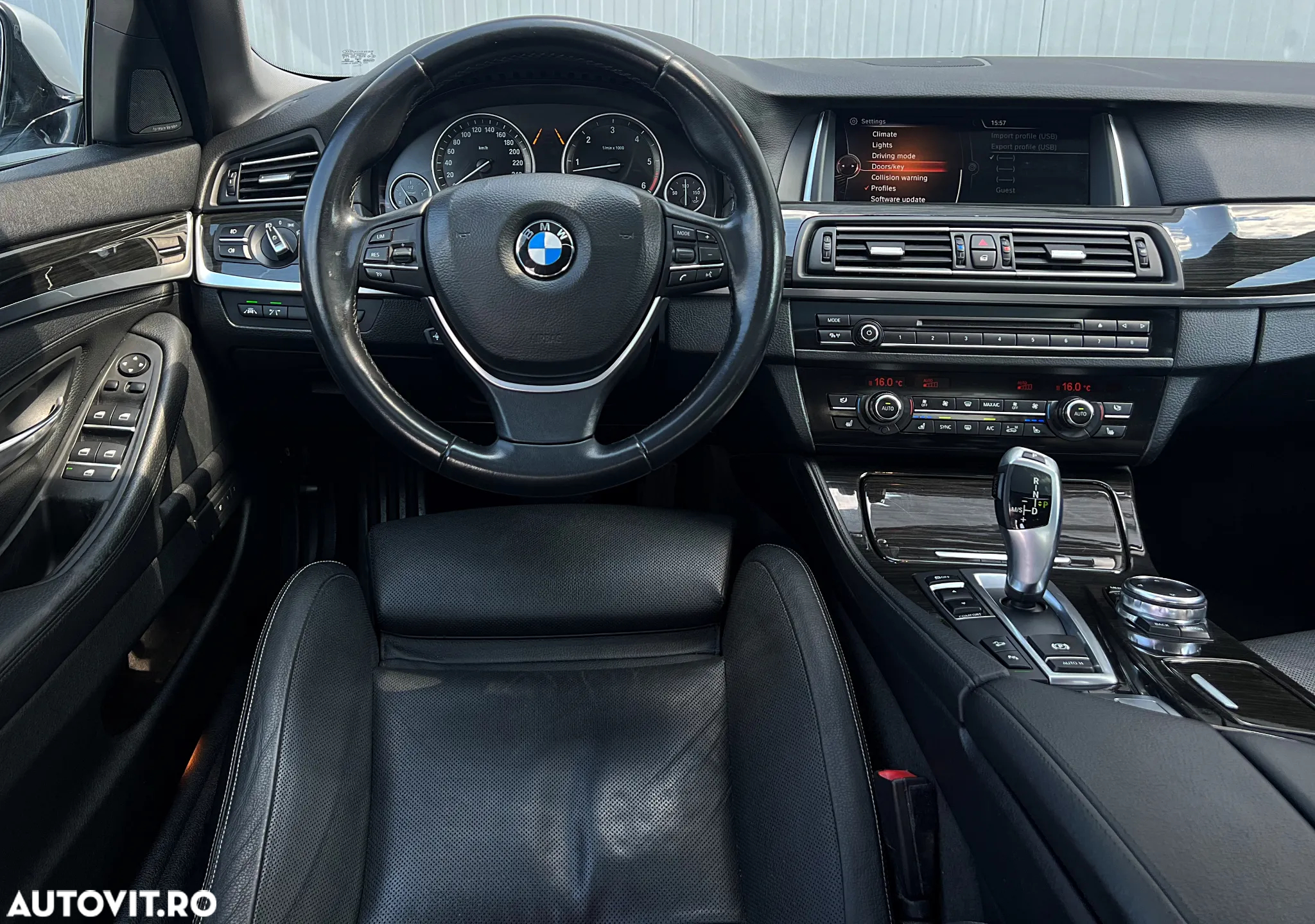 BMW Seria 5 530d xDrive - 38